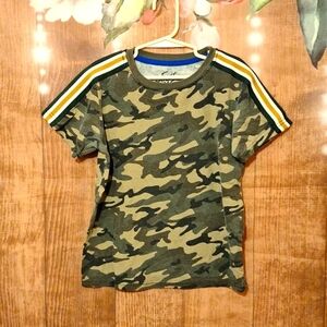 FIRST WAVE CAMO T-SHIRT SIZE 6/7 BOYS